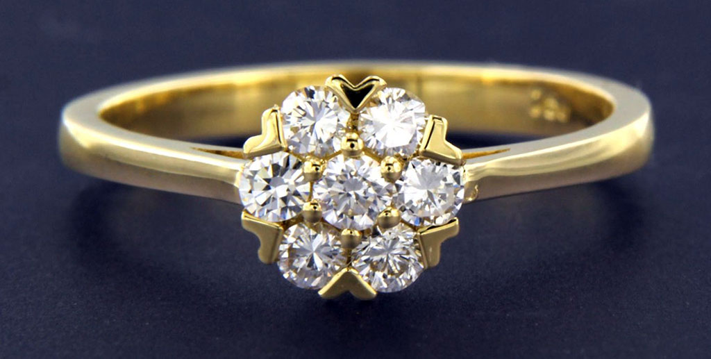 pierścionek zaręczynowy  z brylantem