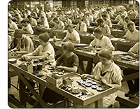 robotnicy w fabryce