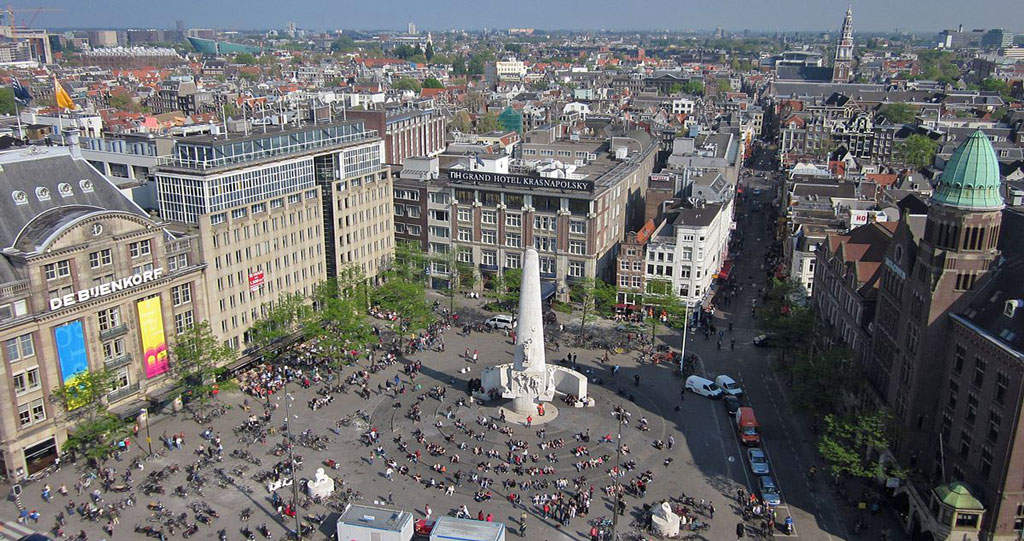 Pomnik ofiary II wojny światowej w Amsterdamie