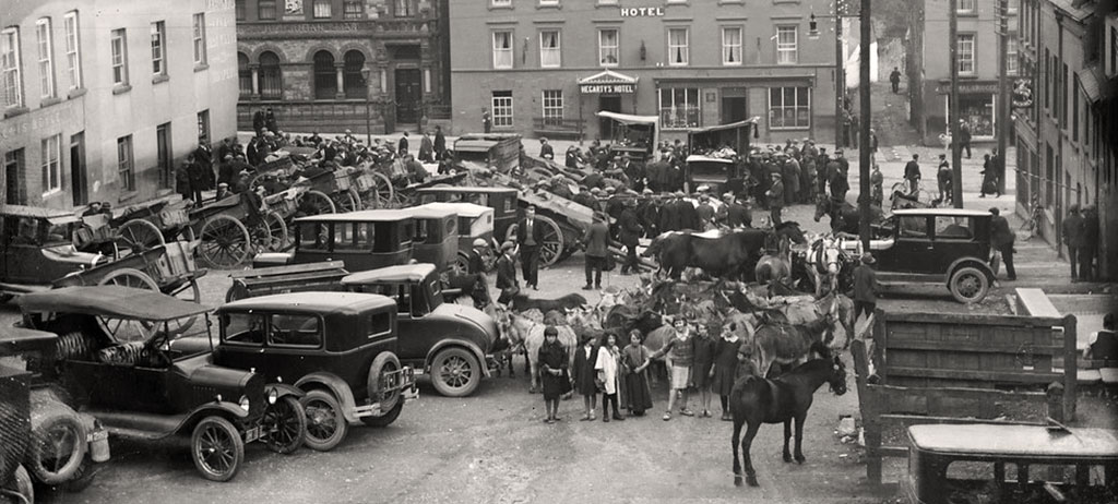 konie na targu 1920