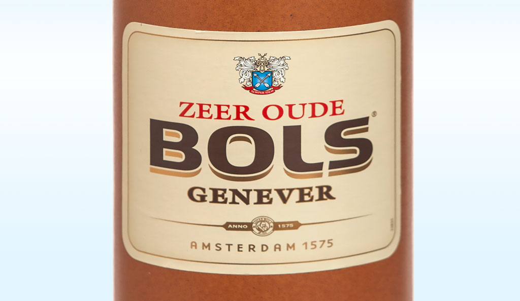 Typowa butelka holenderskiego ginu.